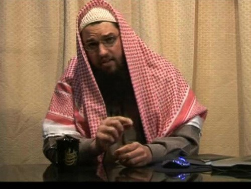 Thành viên cấp cao Adam Gadahn của al-Qaeda cảnh cáo tổ chức khủng bố IS
