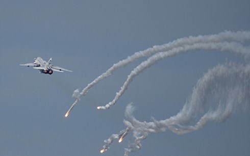 Máy bay ném bom Su-24 tác chiến 