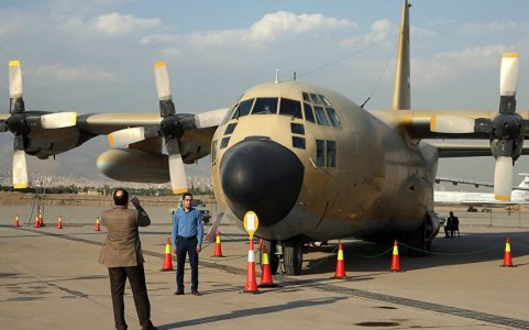 Một chiếc máy bay C-130 Hercules của Iran trong triển lãm về thành tựu và trang thiết bị của Không quân nước này ngày 23/9 vừa qua