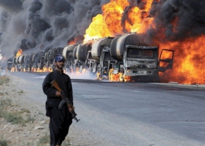 Chiến đấu cơ Nga phá hủy một đoàn xe chở dầu của nhóm khủng bố IS