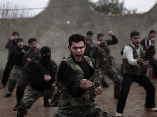 Các chiến binh nổi dậy Syria được Mỹ huấn luyện để chống khủng bố IS