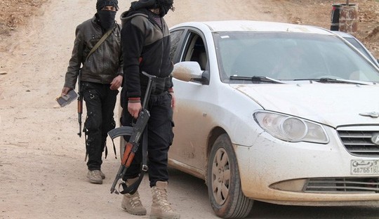 2 thủ lĩnh cấp cao IS bỏ trốn sang Thổ Nhĩ Kỳ với số tiền lớn trộm cắp được. Ảnh Al-Alam