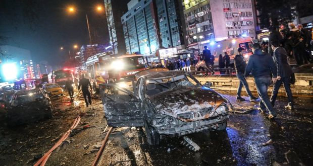 Hiện trường vụ đánh bom khủng bố ở Thổ Nhĩ Kỳ vào ngày 13/3 khiến ít nhất 159 người thương vong