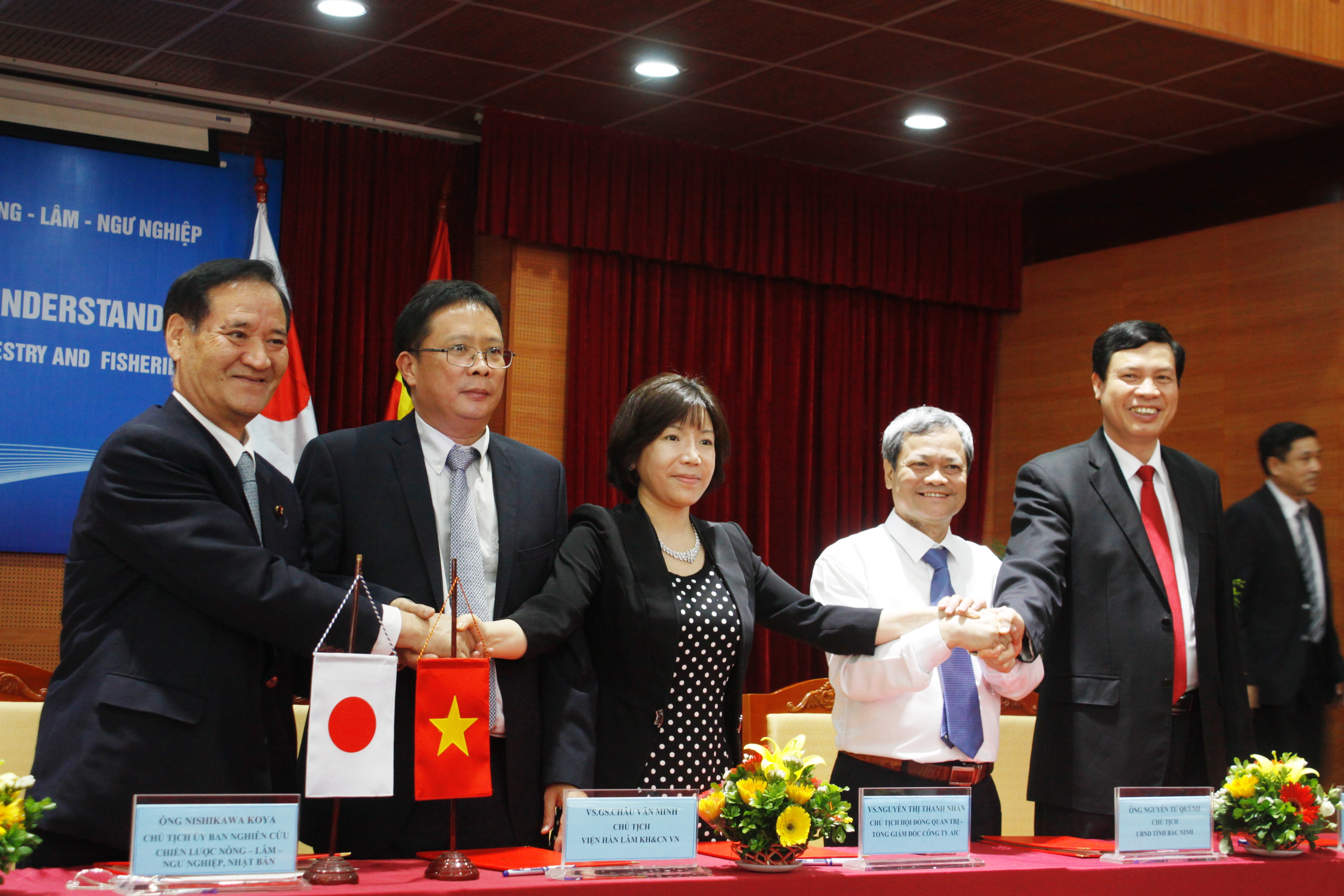 Lễ ký kết biên bản ghi nhớ về chuyển giao công nghệ tại Viện Hàn lâm KHCN Việt Nam
