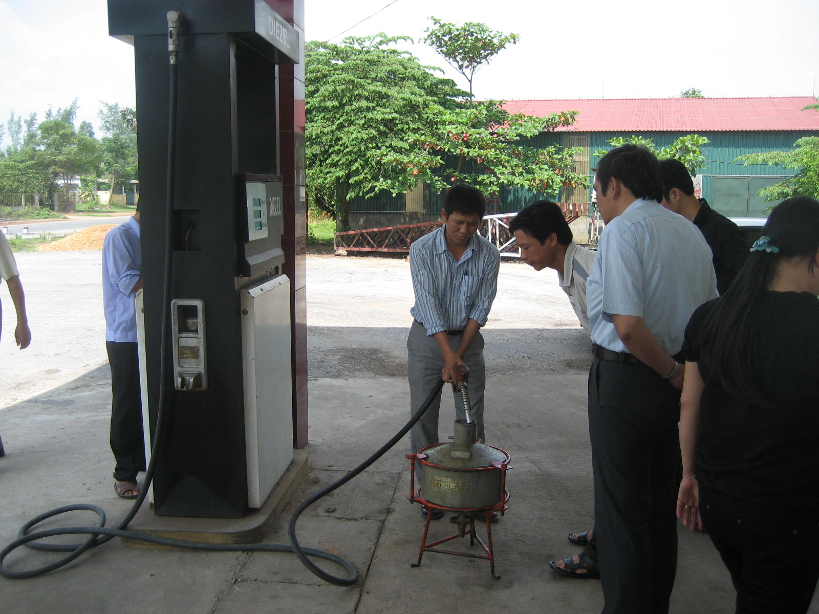 Các hoạt động kiểm tra chất lượng xăng dầu được Cục QLCLSPHH tăng cường, bảo vệ thị trường và người tiêu dùng
