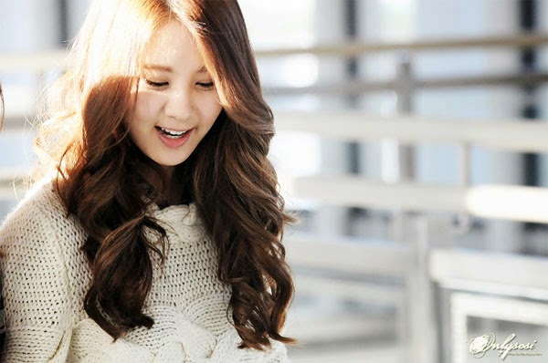 Xoăn lọn to là m&ocirc;̣t trong những ki&ecirc;̉u tóc đẹp mà b&acirc;́t kỳ chị em nào cũng n&ecirc;n thử m&ocirc;̣t l&acirc;̀n 