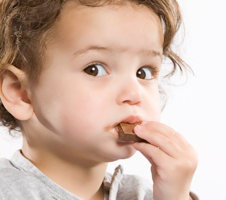 Kẹo cũng gây nhiều tác hại cho trẻ