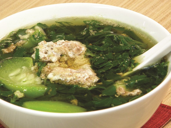 Canh cua rau đay là món đặc sản của mùa hè đậm chất Việt Nam