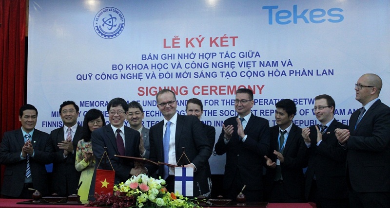 Thứ trưởng Trần Quốc Khánh đại diện phía Việt Nam ký kết chương trình hợp tác với phía Phần Lan