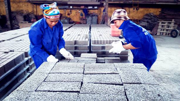 Sản xuất vật liệu xây không nung tại Cty CP Tập đoàn Phú Lộc