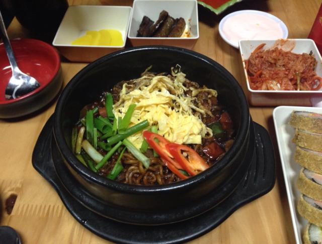 10 địa điểm ăn mì đen Hàn Quốc tại Hà Nội cho hội độc thân ngày Valentine đen 14/4