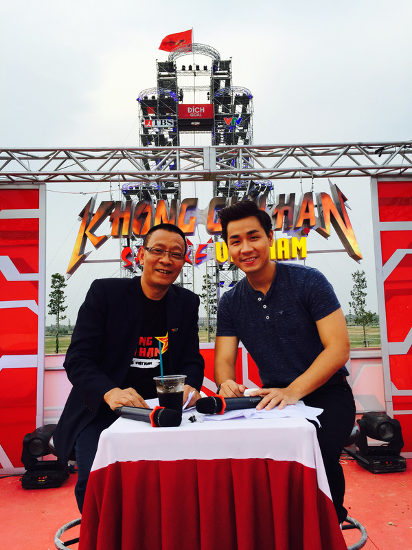 MC Nguyên Khang và nhà báo Lại Văn Sâm từng kết hợp dẫn chương trình 'Không giới hạn - Sasuke Việt Nam'