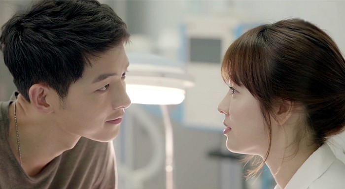 Song Joong Ki và Song Hye Kyo đã cùng hợp tác trong phim 'Hậu duệ mặt trời' từ giữa năm 2016