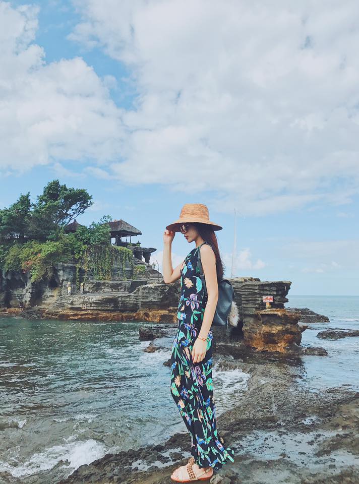 Maxi mà hoa hậu Kỳ Duyên lựa chọn phù hợp với cảnh biển đảo ở Bali