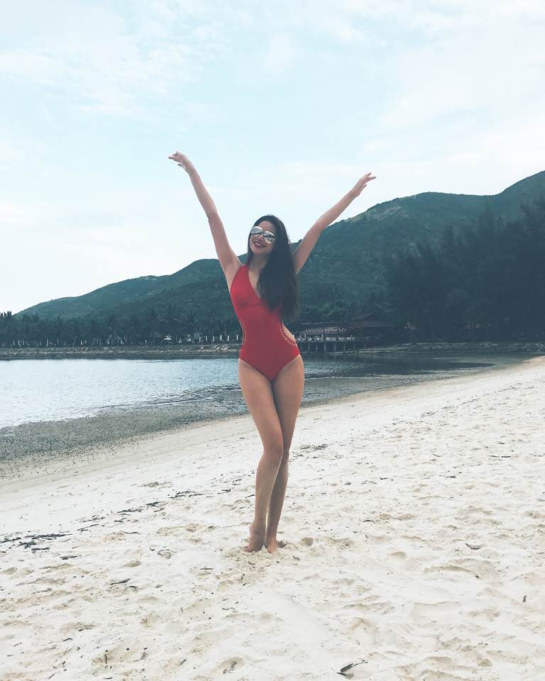 Hoa hậu Phạm Hương tận hưởng những giây phút thú vị tại Nha Trang