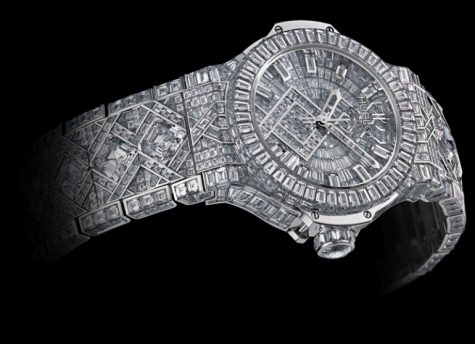 Đây là chiếc đồng hồ nạm 1200 viên kim cương