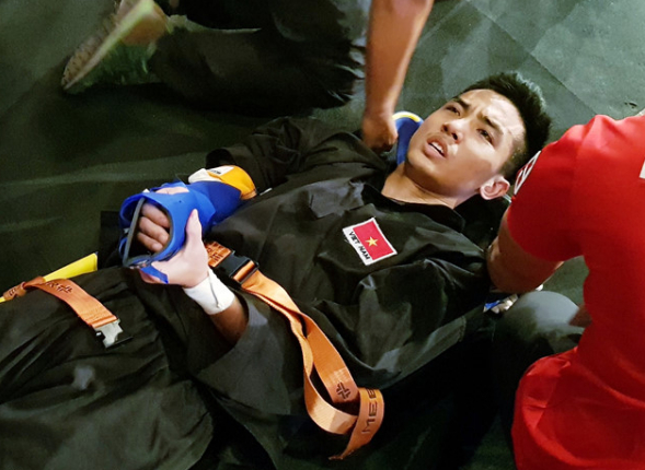 Phạm Tuấn Anh đã gặp chấn thương nặng trong trận đấu chung kết