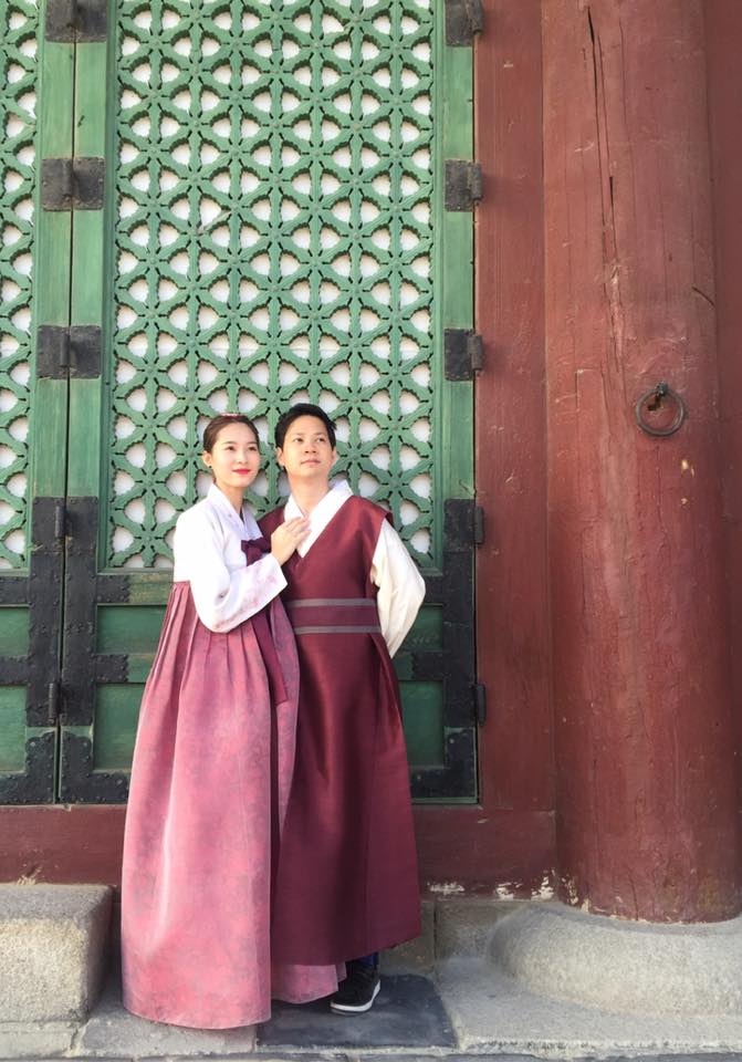 Valentine năm 2016, doanh nhân Trung Tín cập nhật trạng thái trên Facebook cá nhân: “Happy Valentines Princess” kèm bức ảnh cặp đôi chụp tại Hàn Quốc.