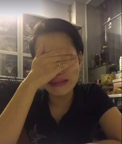 Chị Hồng Nhung liên tục khóc khi livestream