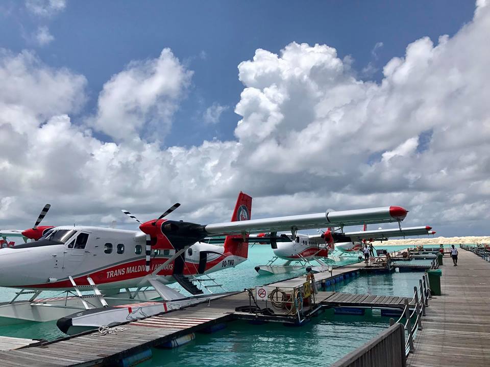 Tại Maldives, ngay cả máy bay cũng hạ cánh trên mặt nước