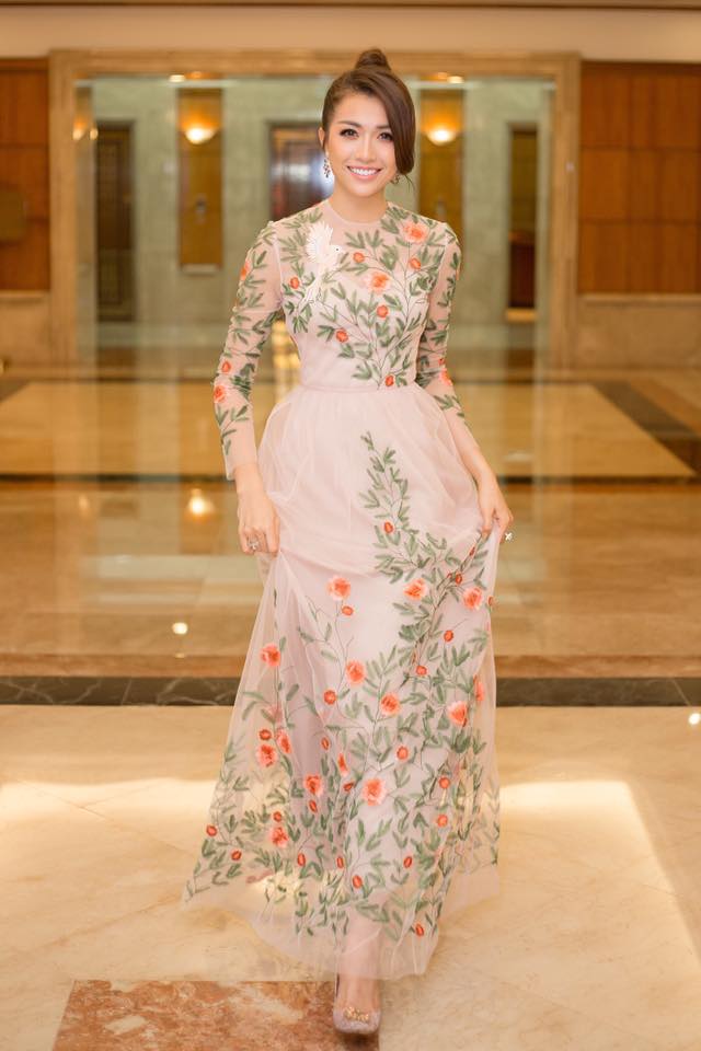Các 'bông hậu' Việt đồng loạt mặc đẹp xuất sắc trong tuần qua