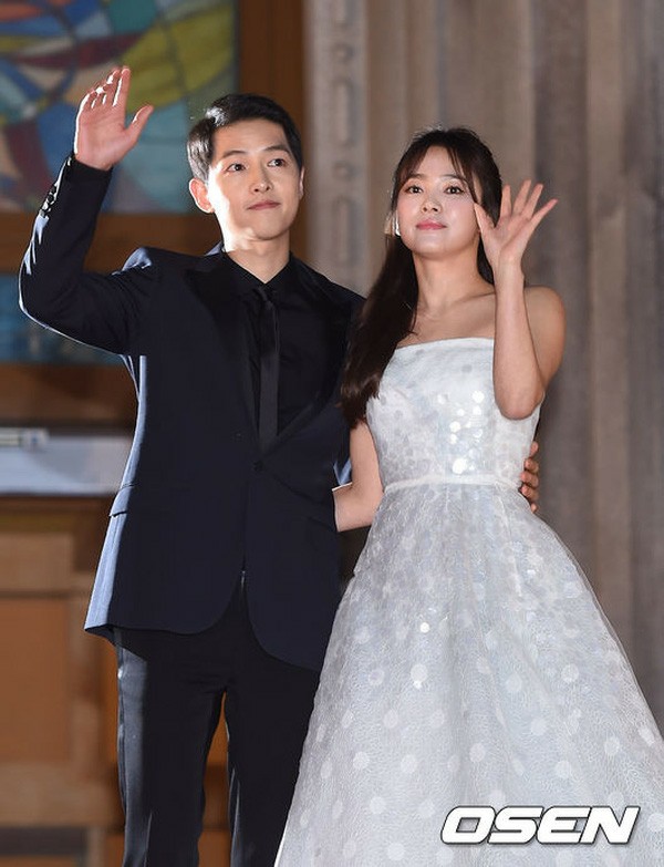 Song Joong Ki và Song Hye Kyo sẽ tổ chức lễ cưới vào ngày 31/10