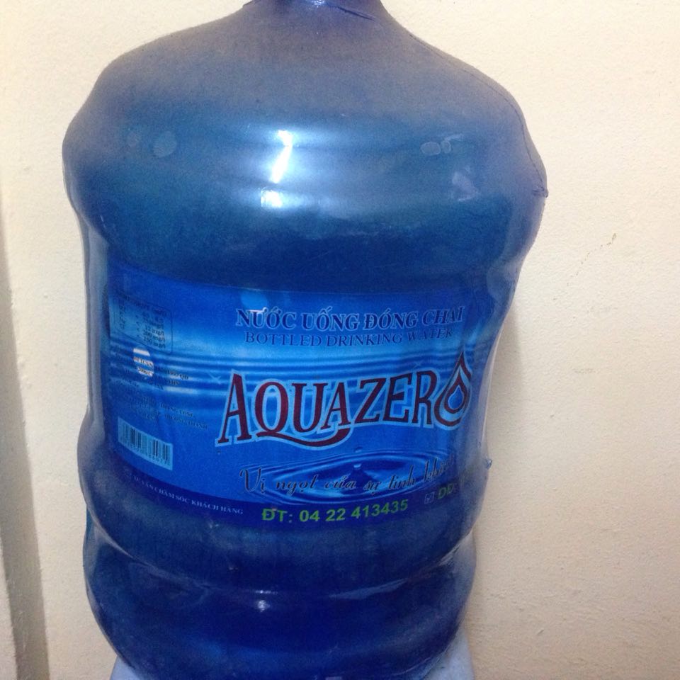 Một bình nước 20l được bán lẻ với giá 15.000 đồng