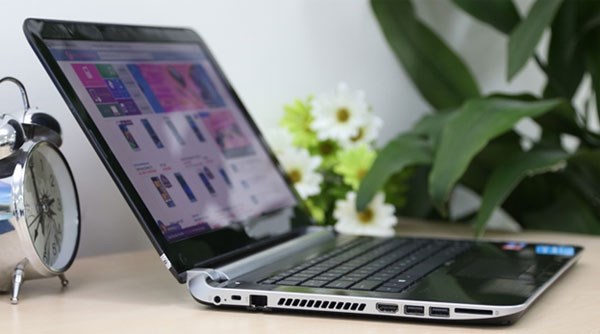 Laptop core i3 HP Pavilion 14 gọn nhẹ, đẹp mắt được khuyến mãi lớn tại Thế Giới Di Động