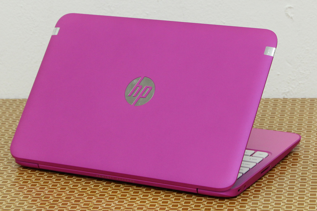 Laptop giá rẻ HP Stream 11-d001TU nổi bật với màu hồng trẻ trung, cá tính