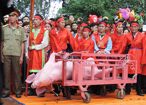 Việc thay đổi lễ hội chém lợn ở Bắc Ninh là do cộng đồng địa phương quyết định