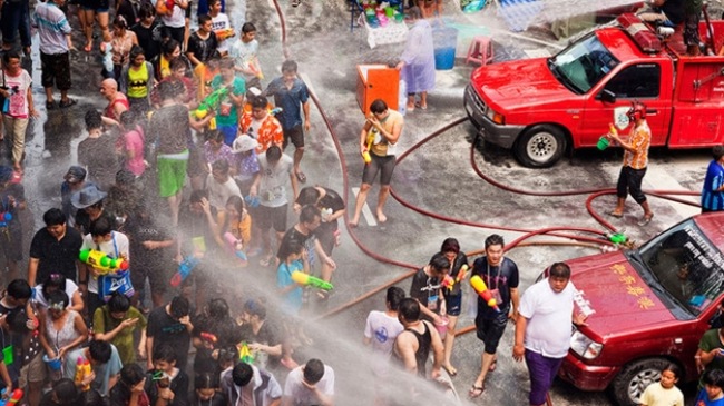 Bất ngờ với lễ hội té nước ‘độc nhất vô nhị’ tại Thái Lan