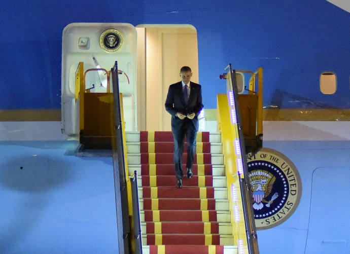 Tổng thống Obama đến Việt Nam: Di chuyển bằng siêu xe ‘sinh đôi’