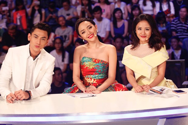 Vietnam Idol Kids: Giám khảo ‘chết mê, chết mệt’ với cô bé búp bê Khánh Linh