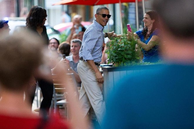Tổng thống Obama vội vã ‘hẹn hò’ cùng vợ sau chuyến công du dài ngày tại Châu Á