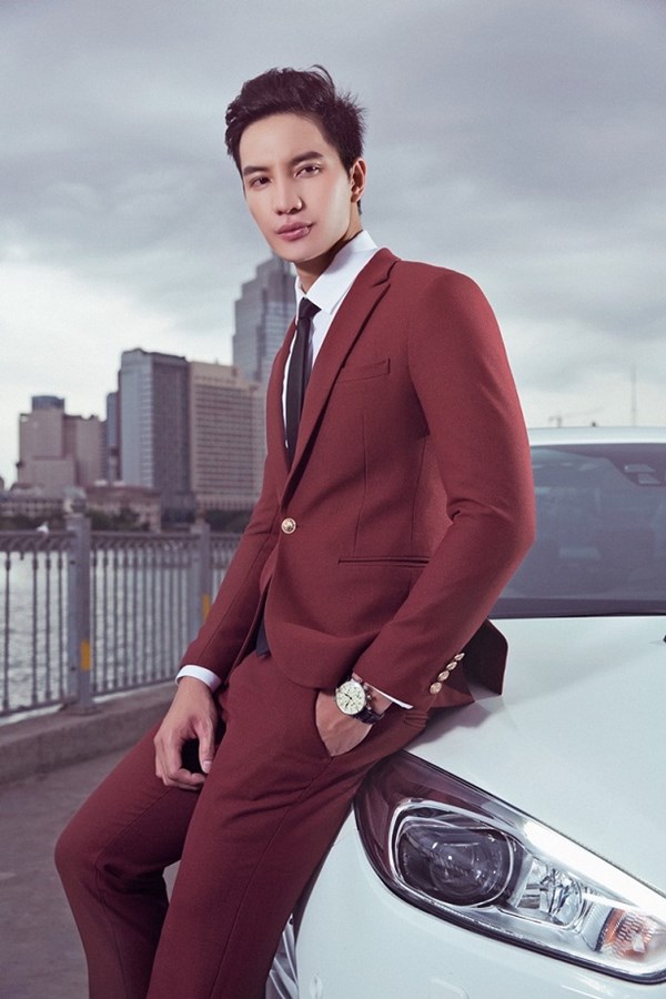 Hoa hậu Kỳ Duyên đẹp lộng lẫy, sánh vai bên nam vương Văn Sơn