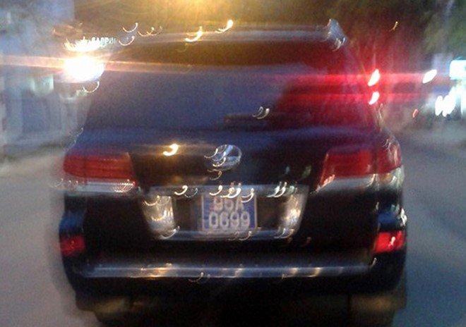 Lexus của Phó chủ tịch tỉnh gắn biển xanh tồn kho