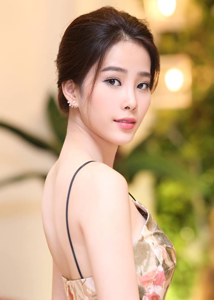Trước khi đăng quang Hoa khôi đồng bằng sông Cửu Long, Nam Em đã lọt vào chung kết cuộc thi Hoa hậu Việt Nam 2014.