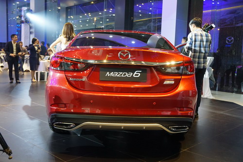 Mazda 6 2017 giá 975 triệu ở thị trường Việt có gì hay