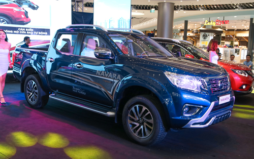 Nissan Navara bản đặc biệt giá 815 triệu tại Hà Nội có gì hay?