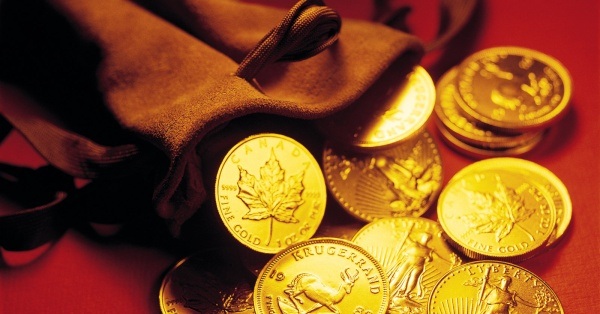 Giá vàng hôm nay ngày 16/8: Vàng ‘đổ dốc’, nhà đầu tư đua nhau bán tháo