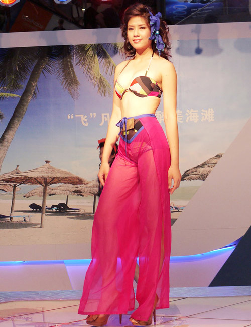 Nguyễn Thị Loan chính thức đại diện Việt Nam tham dự Miss Universe 2017