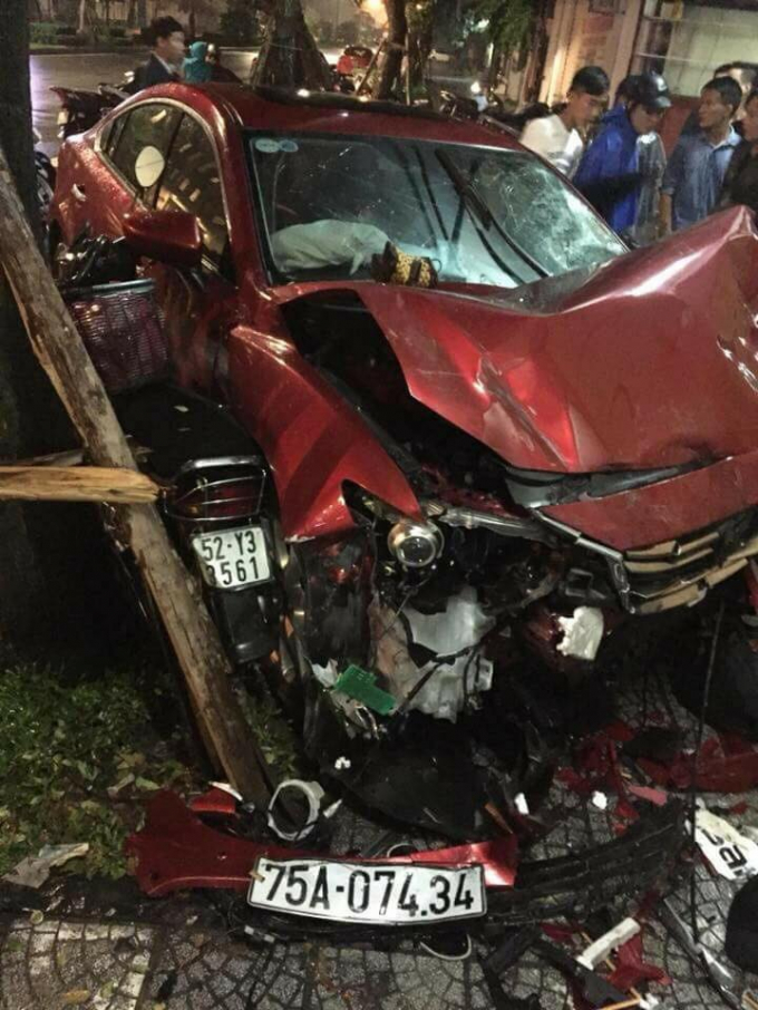 Ô tô ‘điên’ gây tai nạn liên hoàn, một thiếu nữ chết thương tâm