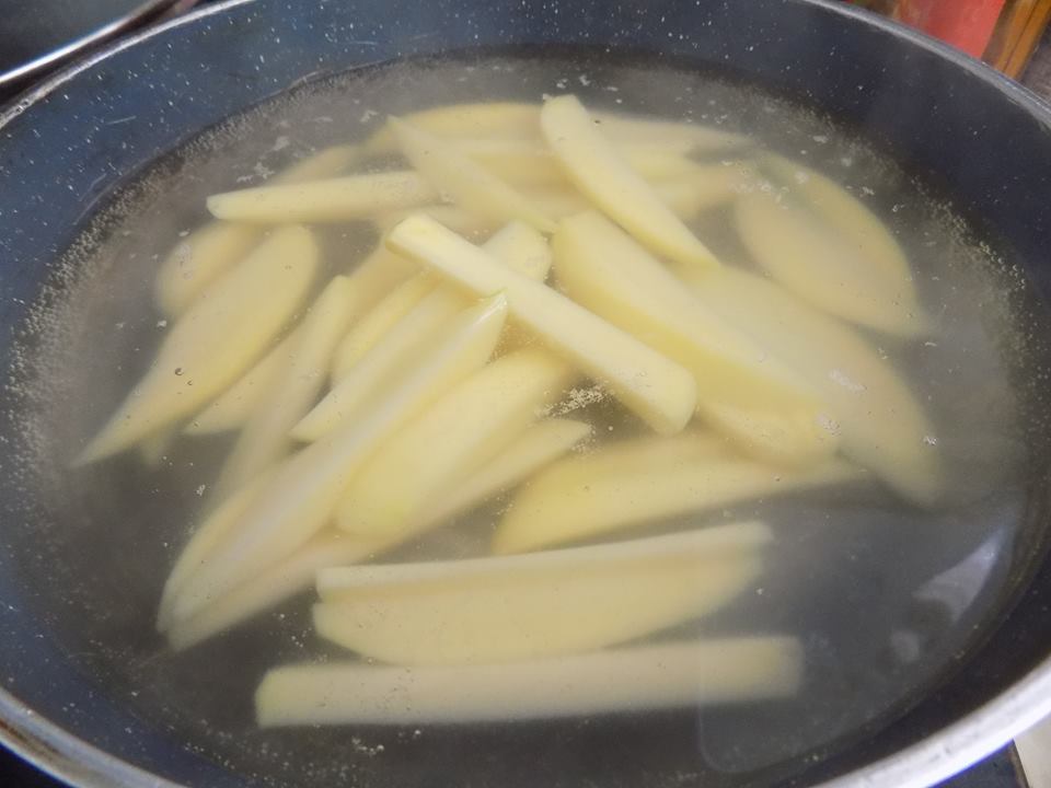 Cách làm khoai tây nướng bơ tỏi ngon hết nấc cho ngày đông