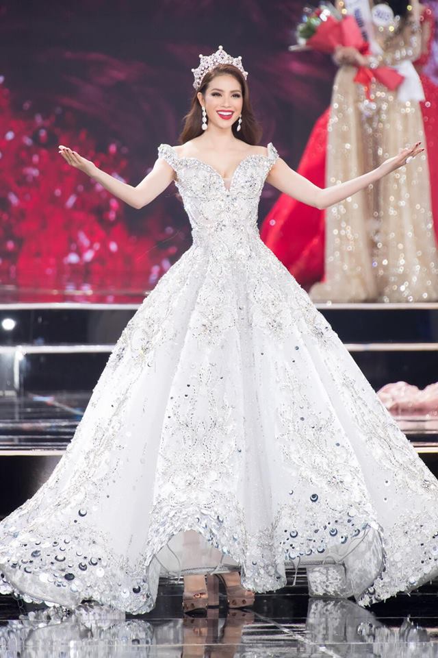 Hoa hậu Hoàn vũ nào ‘được lòng’ công chúng nhất khi vừa đăng quang?