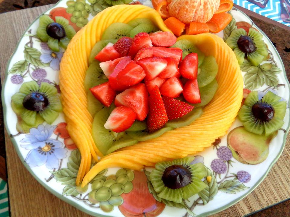 Cách trang trí đĩa trái cây đơn giản, tự tin đãi khách dịp đầu năm