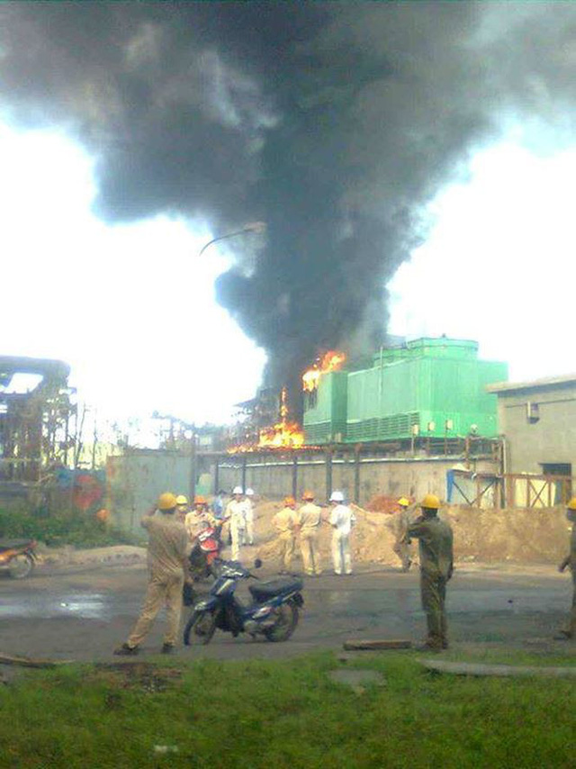 Trước đó, ngày 31/5/2013, xảy ra vụ cháy tại nhà máy luyện thép thuộc khu liên hiệp sản xuất gang thép Hòa Phát, xã Hiệp Sơn (huyện Kinh Môn, Hải Dương). 