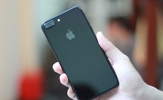 iPhone 2018 chuẩn bị ra mắt, iPhone 7 bất ngờ giảm còn 7 triệu đồng