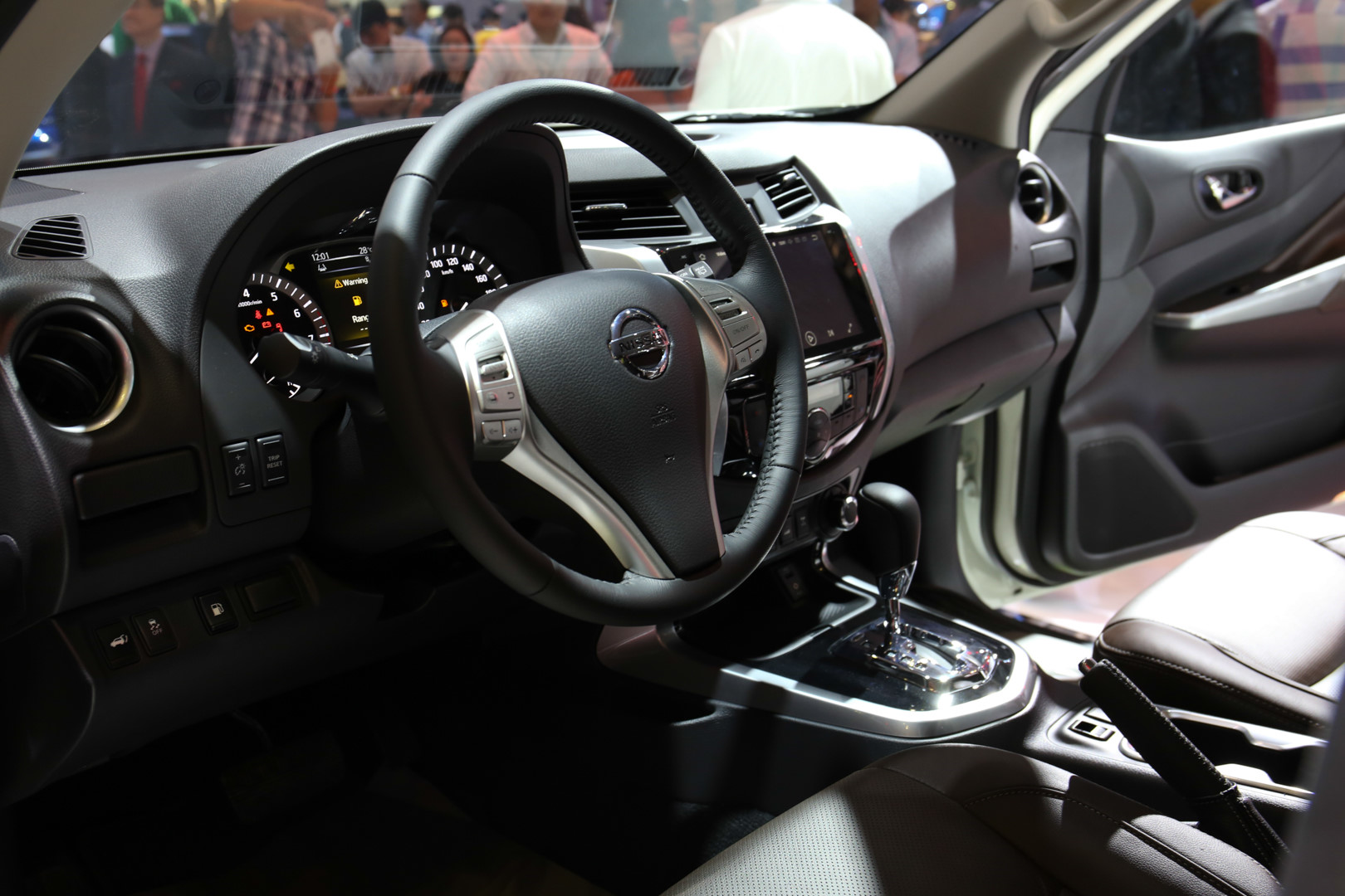 Nissan Terra đẹp ‘long lanh’ giá hơn 1,2 tỷ sở hữu những tính năng gì?