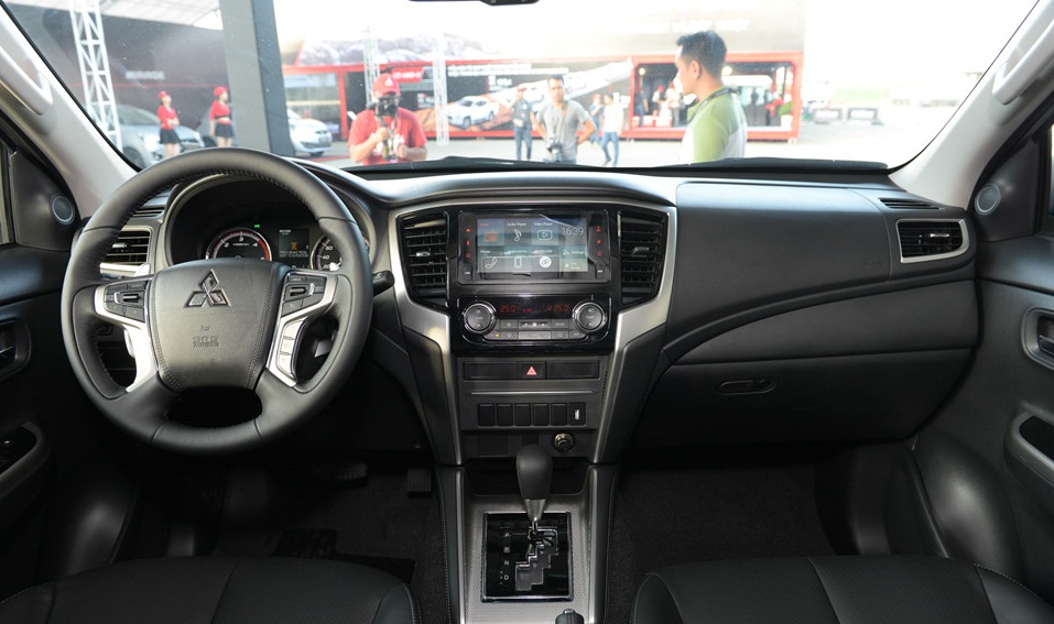Mitsubishi Triton 2019 về Việt Nam thiếu những tính năng gì?