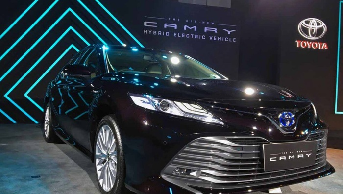 ‘Soi’ công nghệ trên Toyota Camry 2019 vừa ra mắt giá 1,2 tỷ đồng